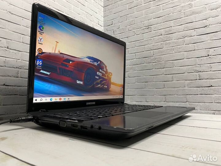 Игровой ноутбук Samsung i5/6Gb/2видеокарты/SSD