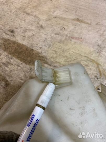 Бачок омывателя Mercedes-Benz E-Class W210 M112E24