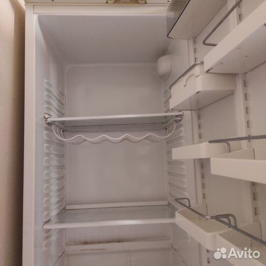 Холодильник бу Атлант
