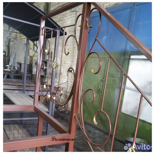 Крыльцо. Уличная лестница