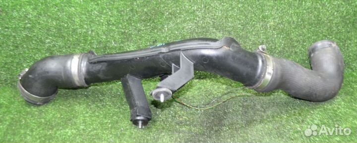 Патрубок интеркулера Audi / VW Пассат CC 2.0 FSI C