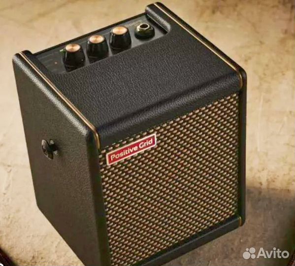 Гитарный комбоусилитель