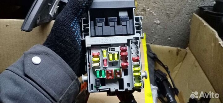 Блок предохранителей салона Insignia,Astra J,Cruze