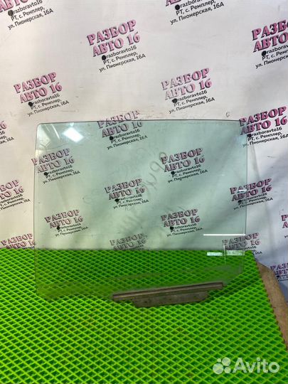 Заднее левое стекло Toyota Yaris