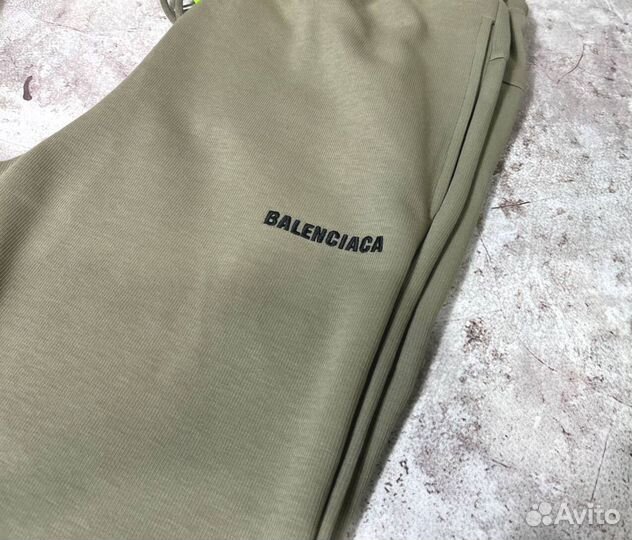 Спортивные костюмы Balenciaga