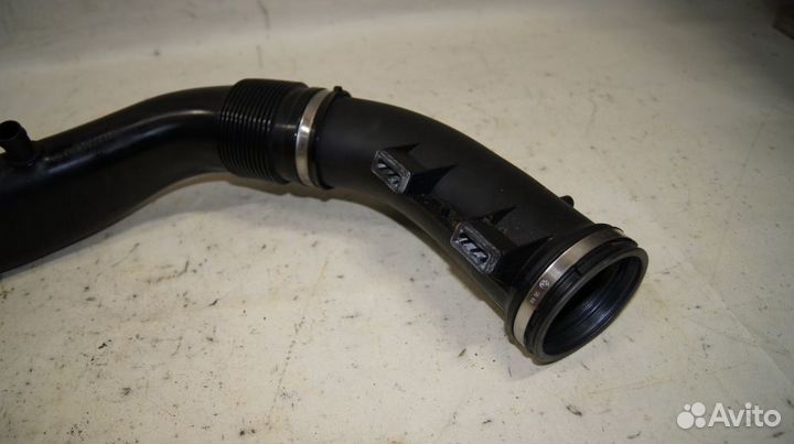 Патрубок на корпус воздушного фильтра BMW 535i GT F07