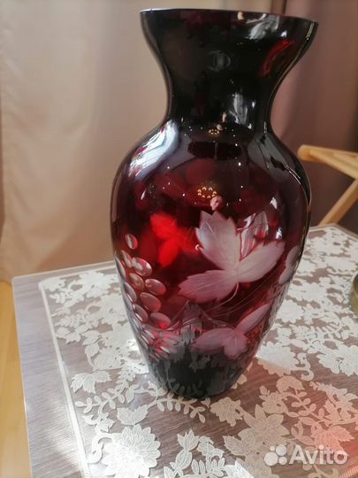 Ваза красное рубиновое стекло