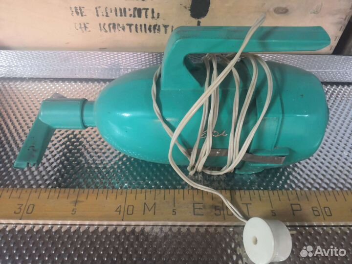 Автомобильный пылесос ретро