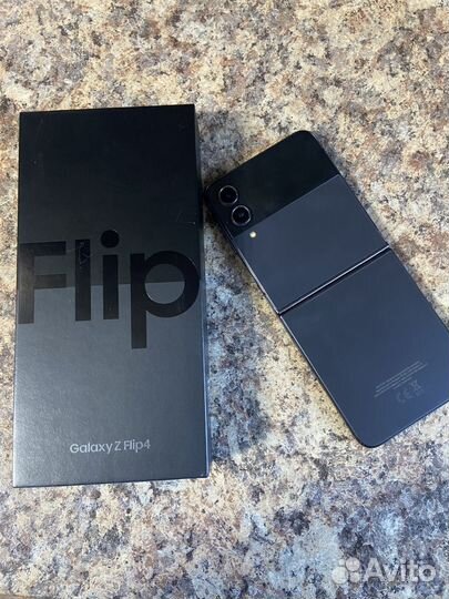 Samsung Galaxy Z Flip4, 8/256 ГБ