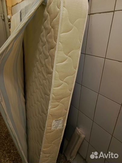 Кровать двуспальная