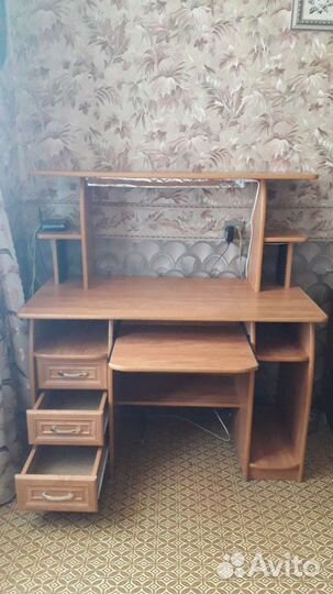 Компьютерный стол