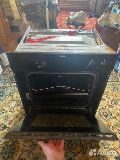 Встраиваемая газовая духовка Zanussi