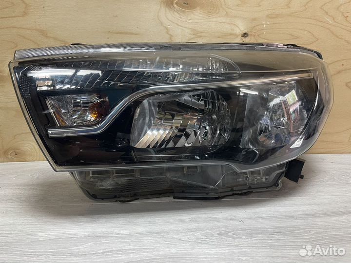 Фара левая граната