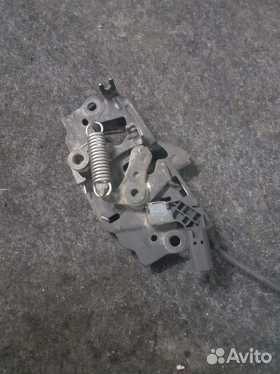 Замок капота Ford Focus III