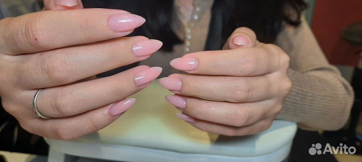 Модель на маникюр