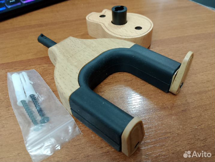 Держатель настенный для гитары (автоблокировка)