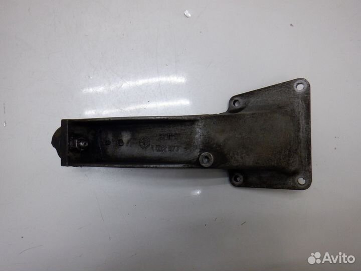 Кронштейн двигателя BMW 5 E39