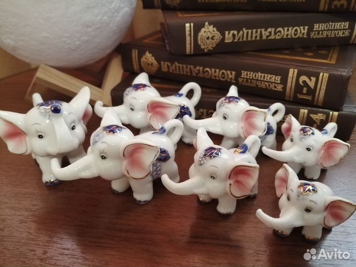 Фарфоровые статуэтки Слоники