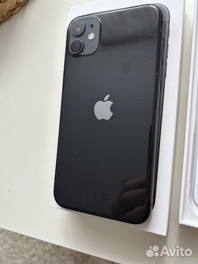 Телефон iPhone 11