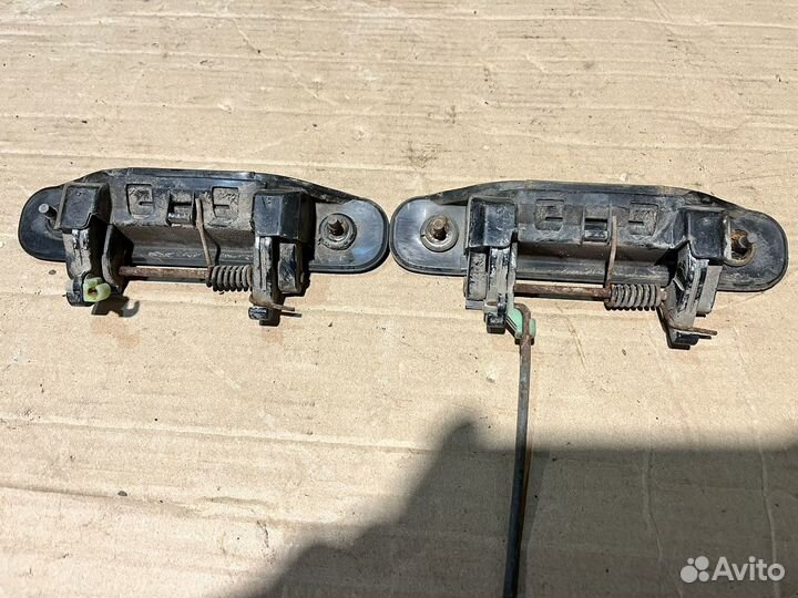 Наружные ручки открывания двери на Nissan almera