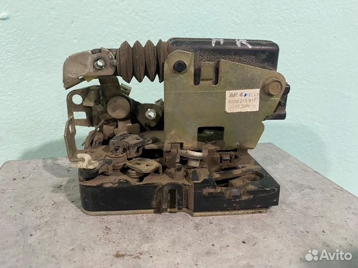 Замок двери передний правый Renault Logan