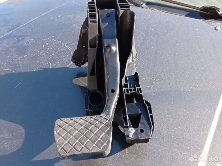 Педаль тормоза skoda kodiaq 2021 год