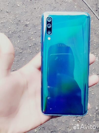 Samsung Galaxy A50, 4/64 ГБ