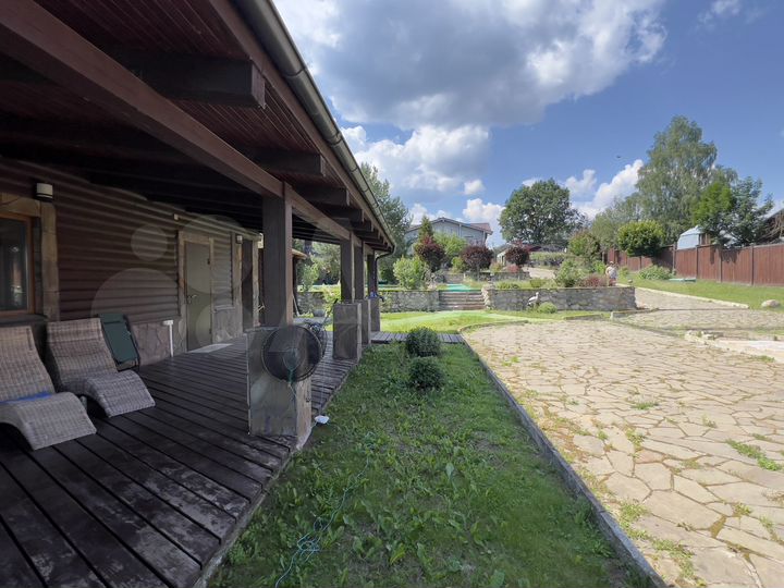 Коттедж 400 м² на участке 40 сот.