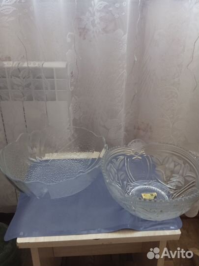 Салатник, тарелка, стаканы