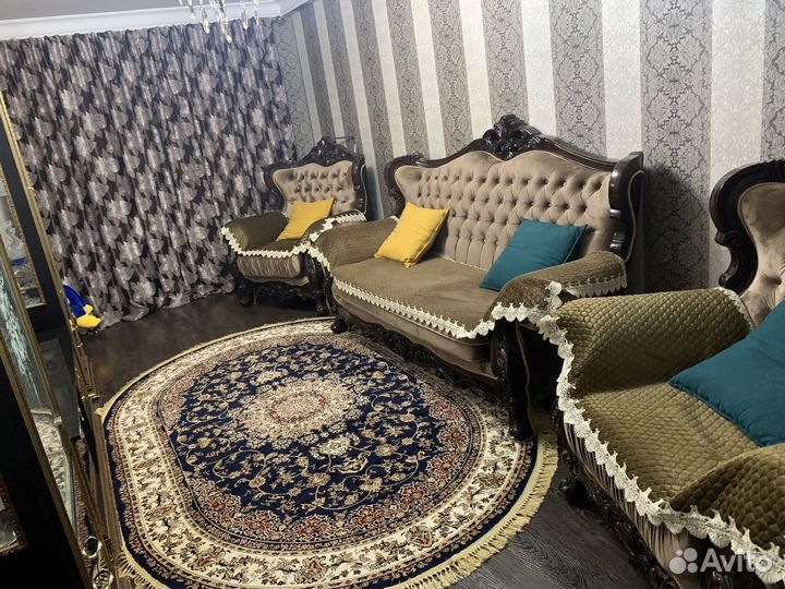 Диван с креслами