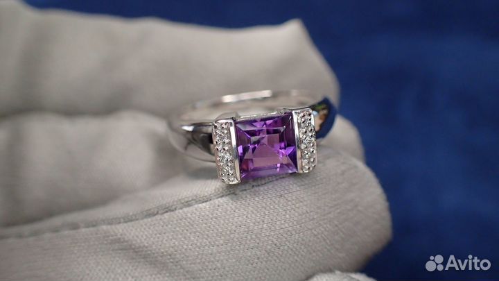 Золотое кольцо с аметистом и бриллиантами