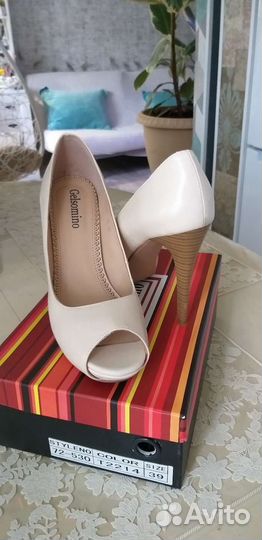 Туфли бежевые 39-40