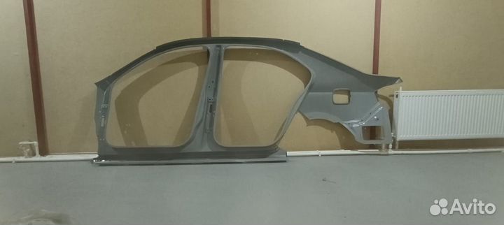 Правая Боковина Skoda