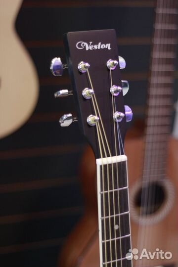 Акустическая гитара