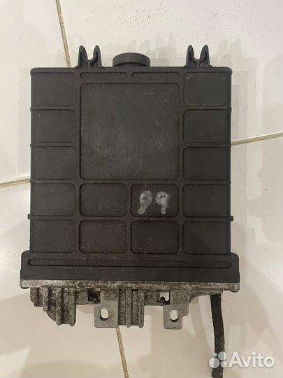 Блок управления двигателем Volkswagen Golf 3