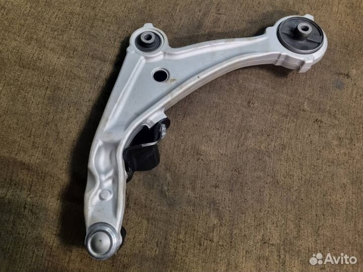 Рычаг передний правый Nissan Teana J32