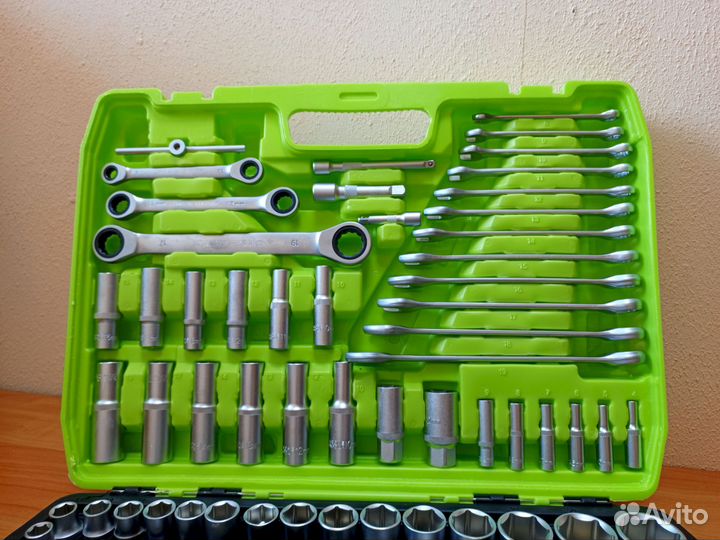 Набор инструментов с трещеточными ключами