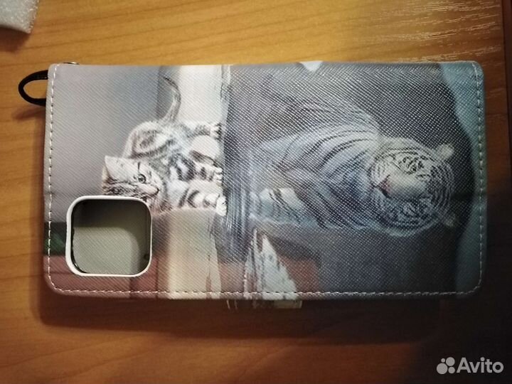 Чехол на iPhone 11