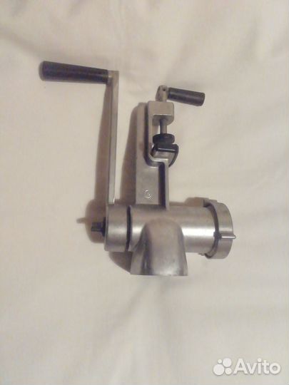 Мясорубка механическая