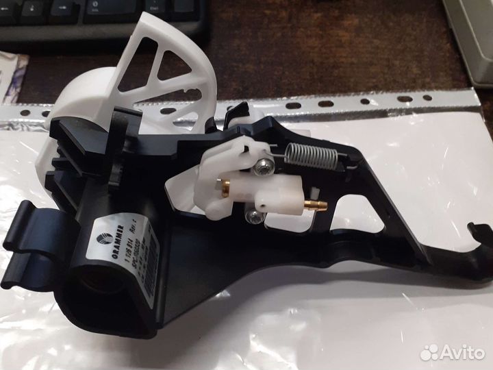 Клапан регулировки уровня сиденья