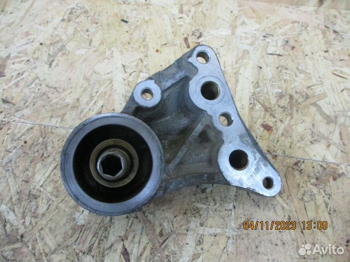 Корпус масляного фильтра Тойота Королла E-150 1ZR