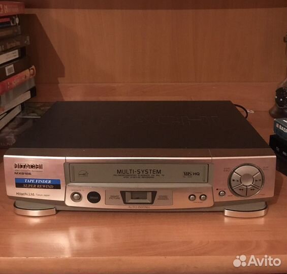 Видеомагнитофон Hitachi + 65 шт.видеокассет