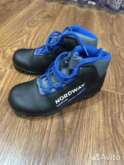 Лыжные ботинки детские 34 размер