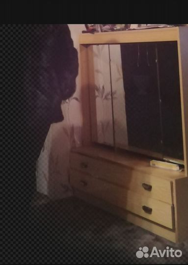 Трюмо с зеркалом и ящиками бу