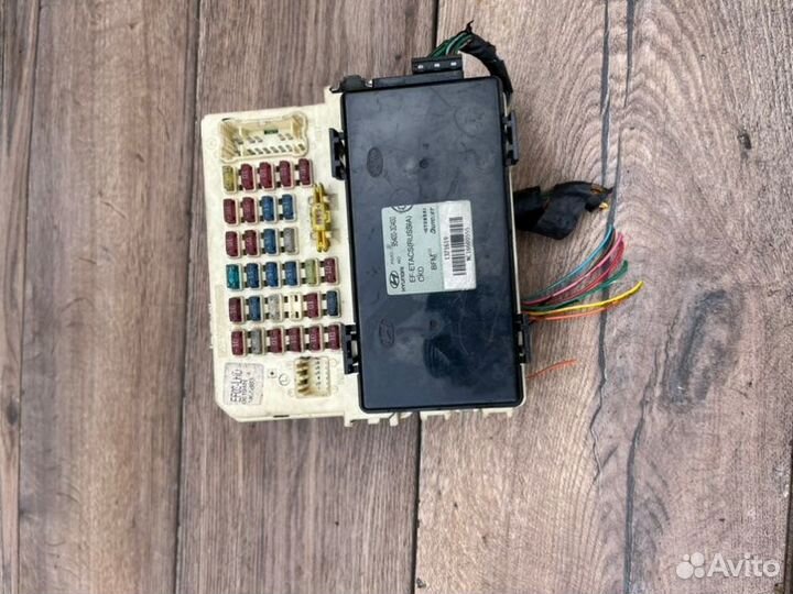 Блок предохранителей Hyundai Sonata V 2.0 2006