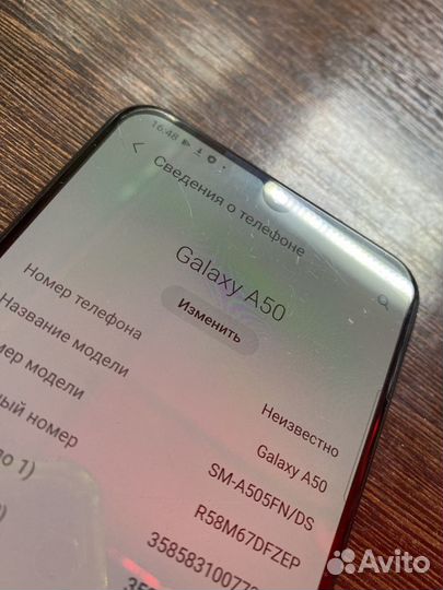 Samsung Galaxy A50, 4/64 ГБ