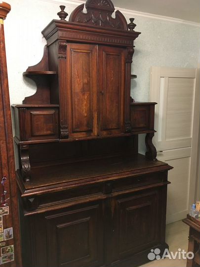 Старинный антикварный буфет
