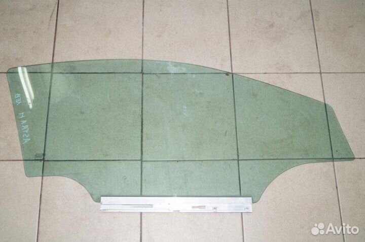 Стекло двери переднее левое Opel Astra H 1.6