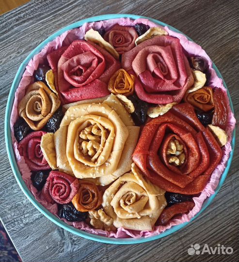 Подарки в деревянных ящиках