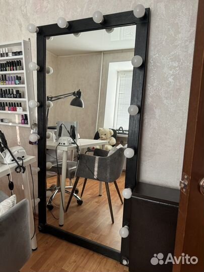 Зеркало напольное с подсветкой